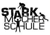 Die Wörter Stark, Macher, und Schule sind übereinander angeordnet und werden von drei Personen, die nur als Silhouetten zu sehen sind, bearbeitet.